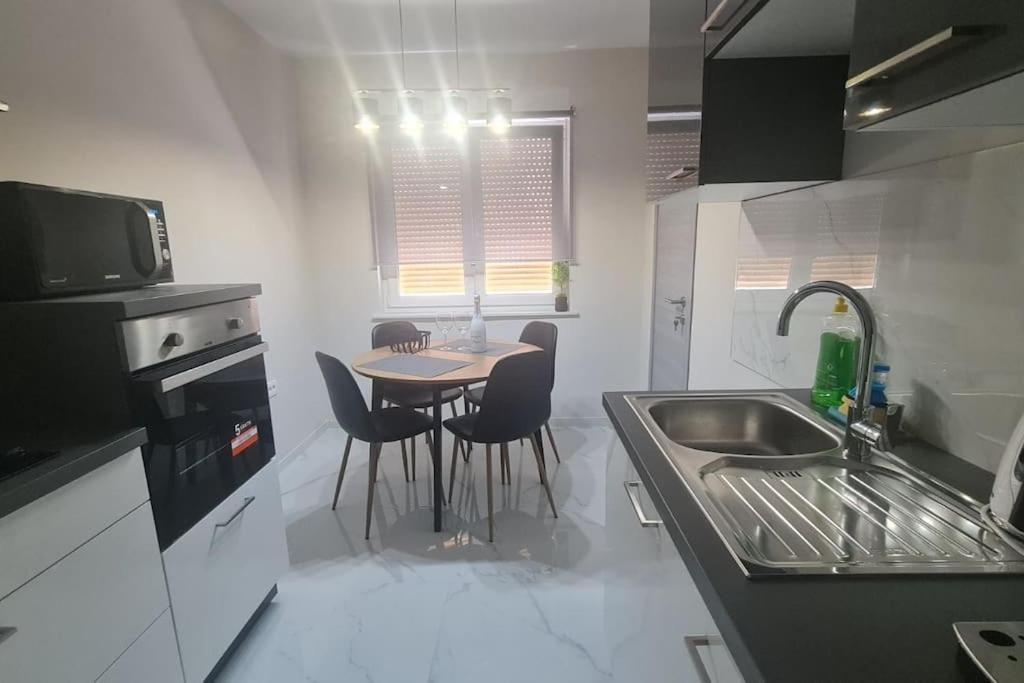רייקה Mias Luxury Apartment מראה חיצוני תמונה